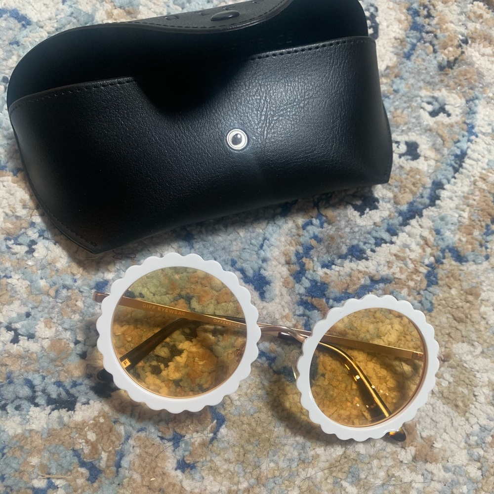 NIB diff eyewear flower glasses